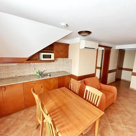 Phoenix Wellness Apartman Panzio Lejlighedshotel 4*