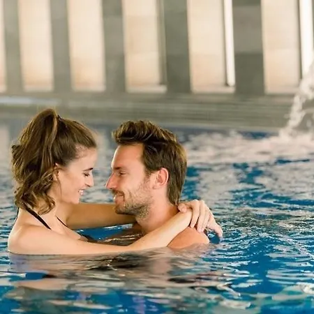 Phoenix Wellness Apartman Panzio Lejlighedshotel 4*